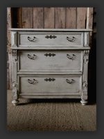 3 drawer chest